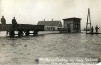 Tramhalte Oostpolder en Cafe Dekker watersnood 1916